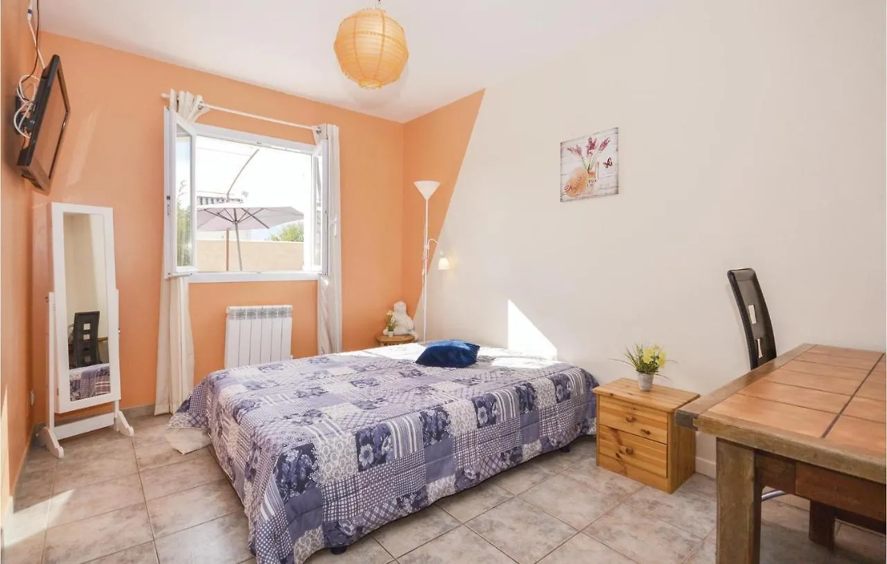 Tatil Evi Nice Home In Maubec With Kitchen