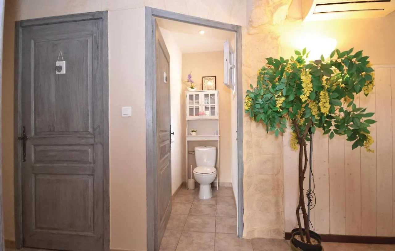 Nice Home In Maubec With Kitchen 0*, Maubec (Vaucluse)