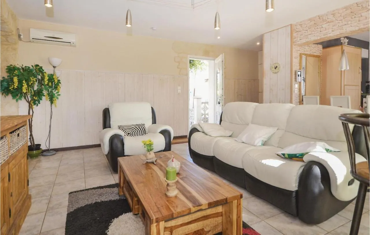 Tatil Evi Nice Home In Maubec With Kitchen