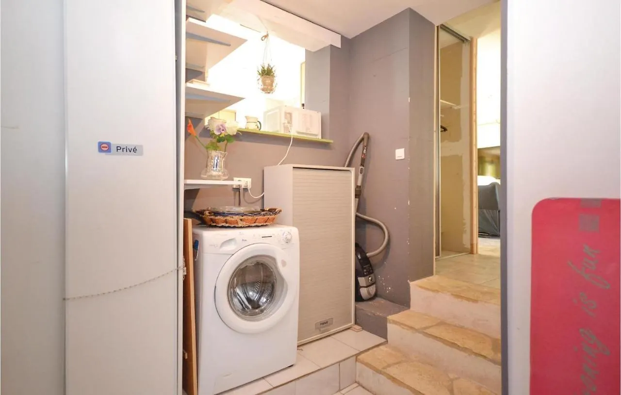 Tatil Evi Nice Home In Maubec With Kitchen Fransa