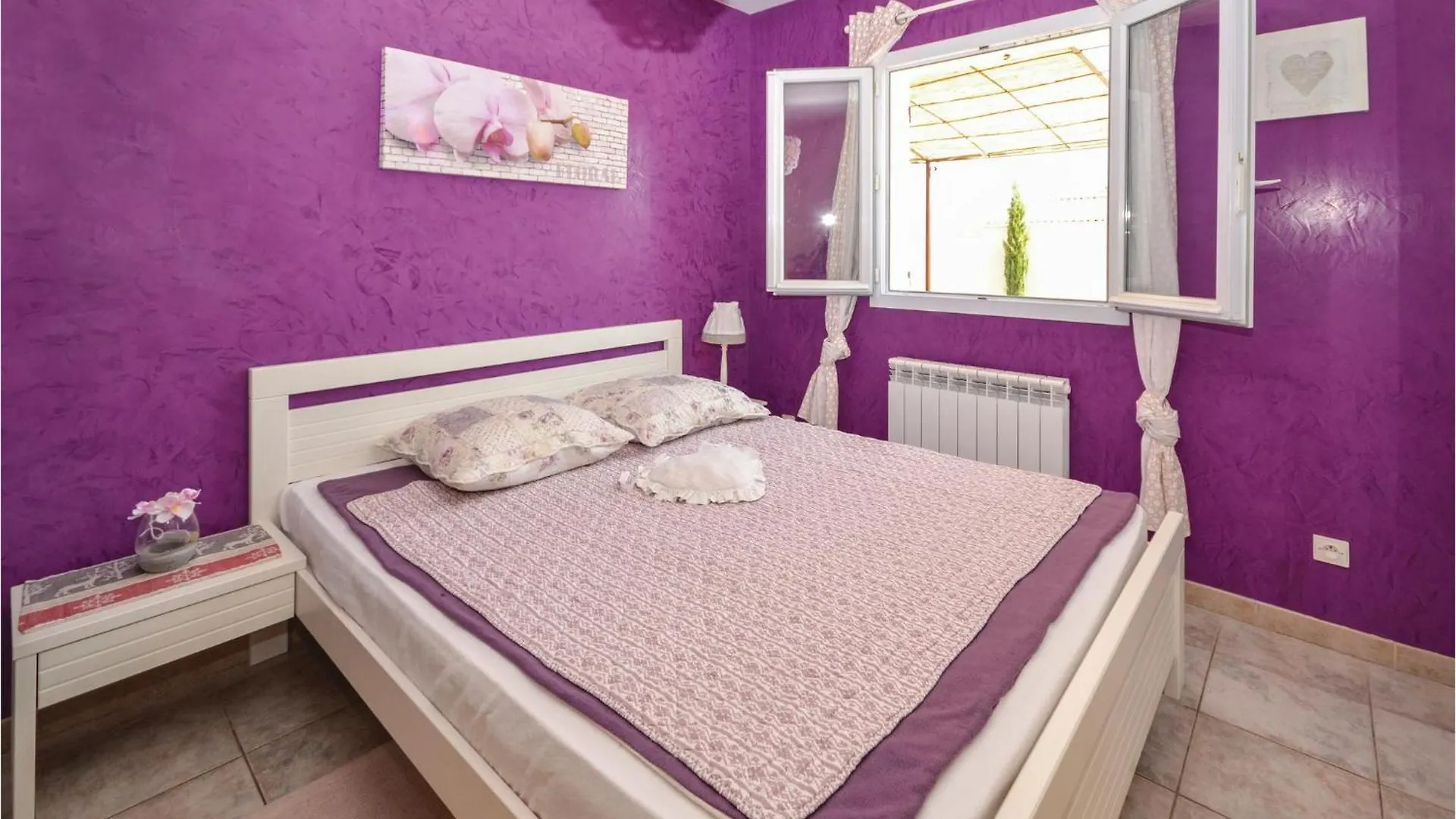 Nice Home In Maubec With Kitchen Tatil Evi