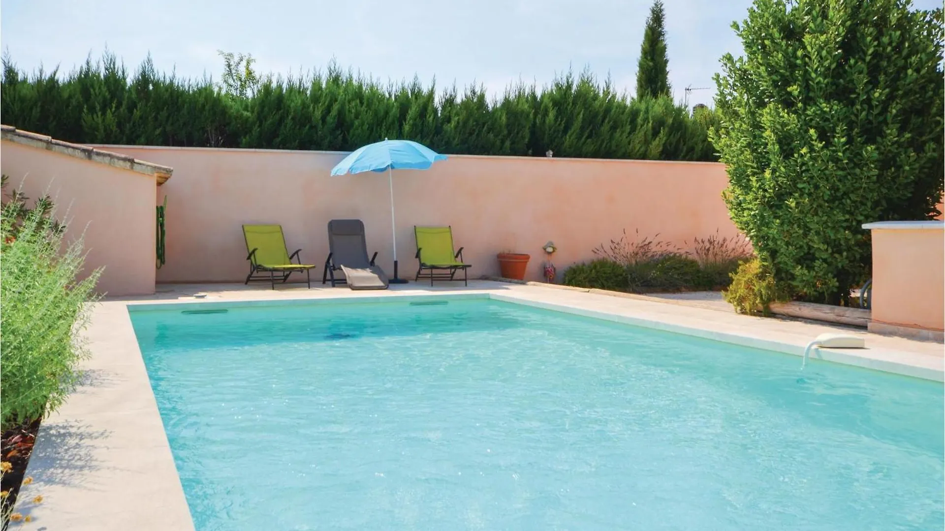 Nice Home In Maubec With Kitchen 0*, Maubec (Vaucluse) Fransa
