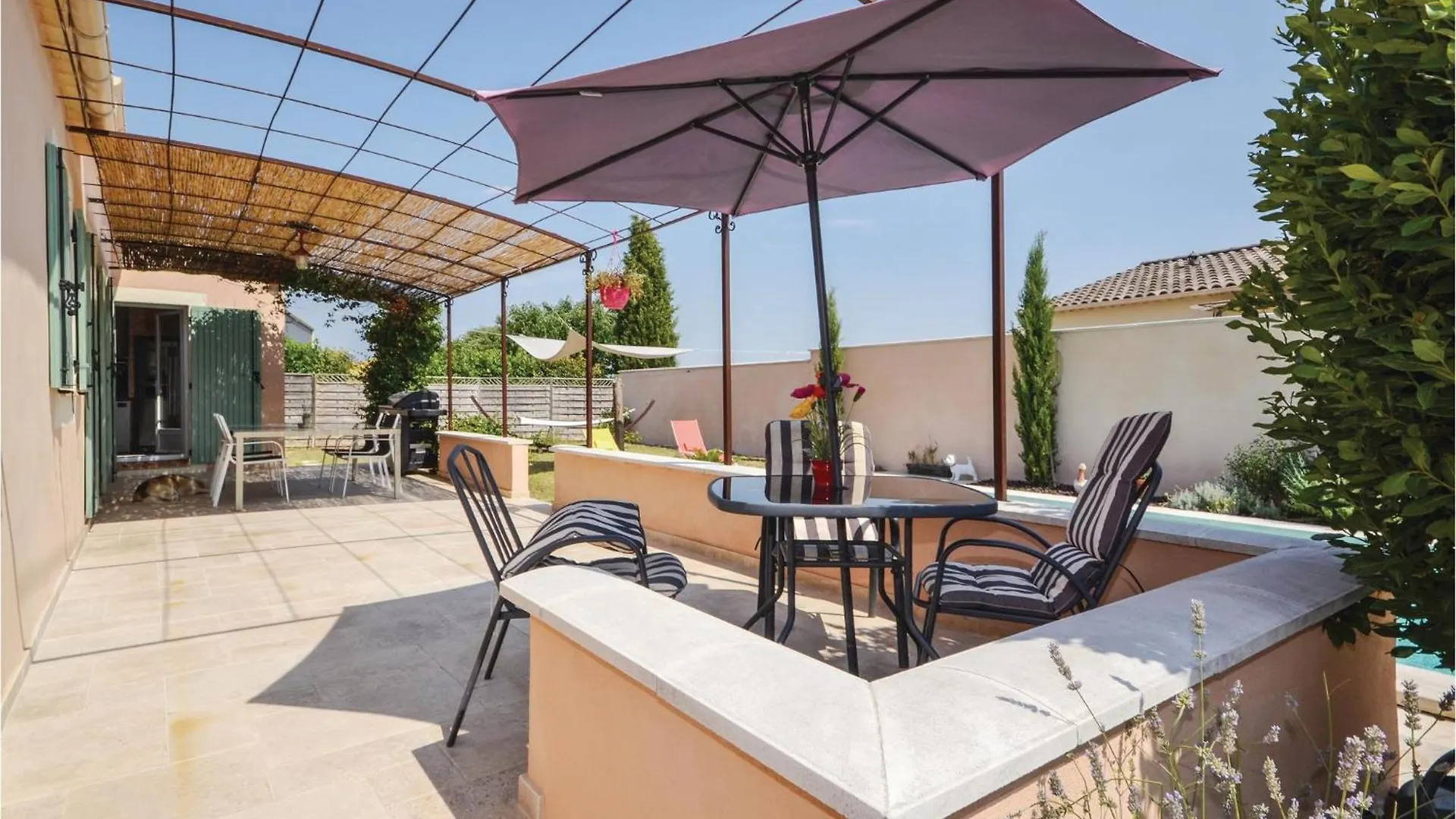Nice Home In Maubec With Kitchen Fransa