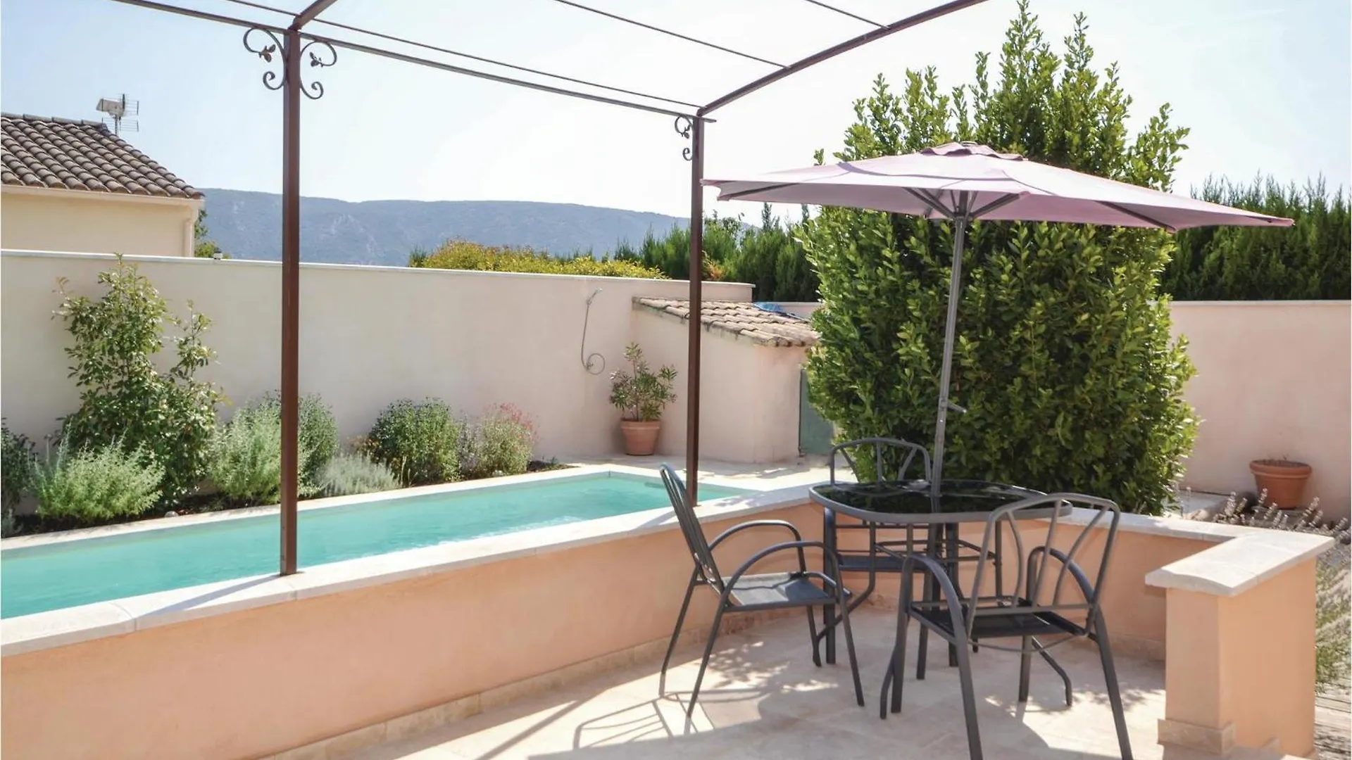 Tatil Evi Nice Home In Maubec With Kitchen Fransa